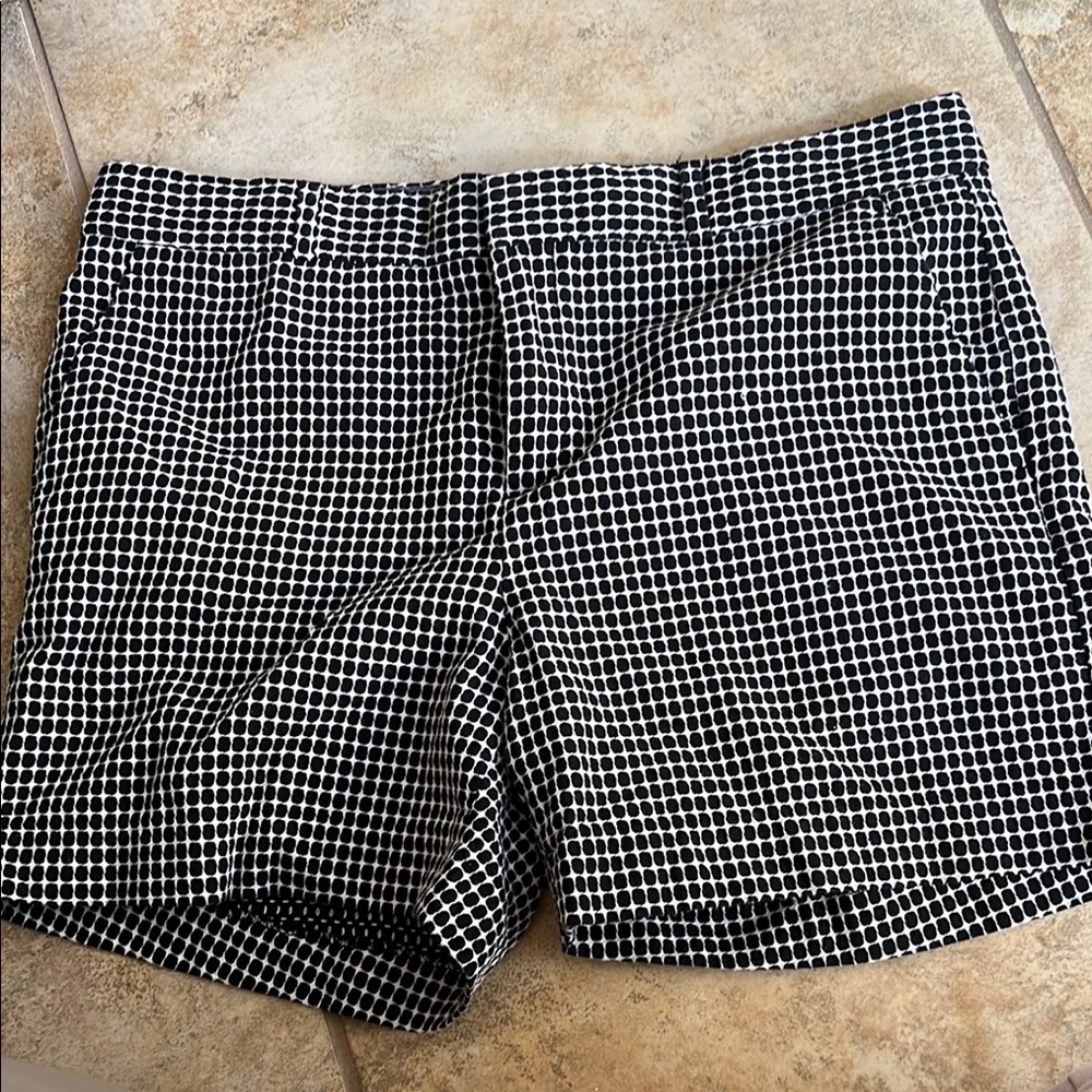 Banana Republic Size 10 Stylish Black and White Checkered Women's Shorts